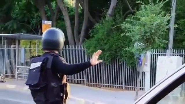 Обезвреживание красочной бомбы в Израиле/a смотреть онлайн