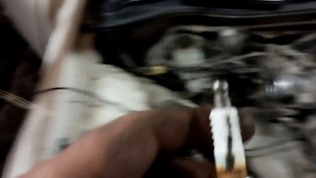 Пробой свечи зажигания. Нельзя менять свечи пока не посмотришь это видео. смотреть онлайн