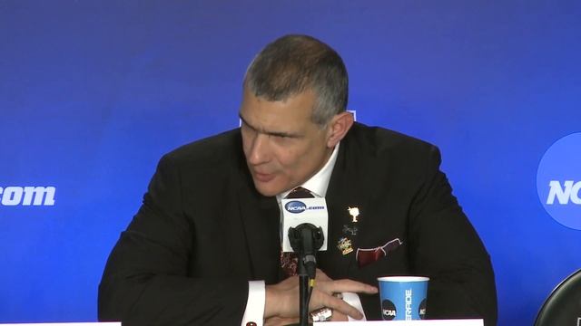 South Carolina coach Frank Martin responds to question from young reporter смотреть онлайн