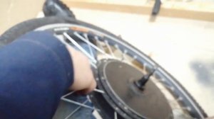 Как открутить трещётку с мотор-колеса