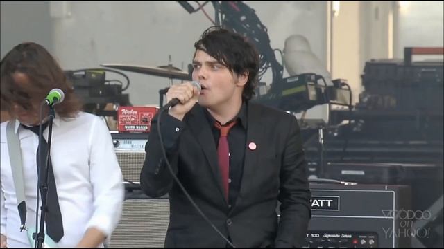 Gerard Way - Zero Zero [Voodoo Music Experience 2015] смотреть онлайн