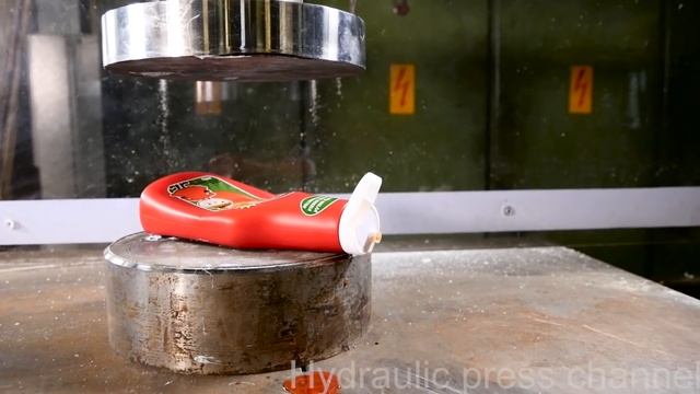 Pressing last toothpaste and ketchup out with hydraulic press смотреть онлайн