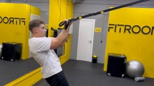 Сгибания рук на бицепс в петлях TRX