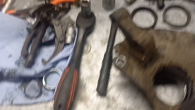 Матизка замена ступичного подшипника, проблемы с запчастями и крутые съёмники. смотреть онлайн