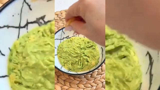 Гуакамоле! Это самый простой рецепт, который повторит даже ребенок смотреть онлайн