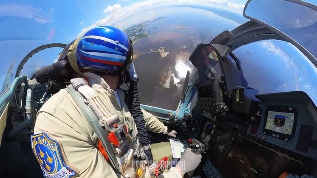 Одиночный высший пилотаж над Кронштадтом полковника Ерофеева Олега Ивановича АГВП "Русские Витязи" смотреть онлайн