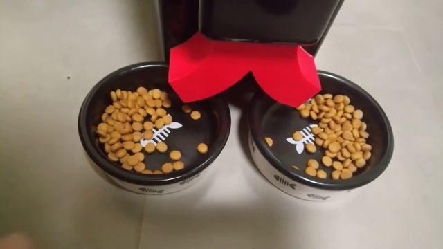 Splitter Adapter DEMO for PetSafe Healthy Pet Simply Feed 12-Meal Automatic Feeder смотреть онлайн