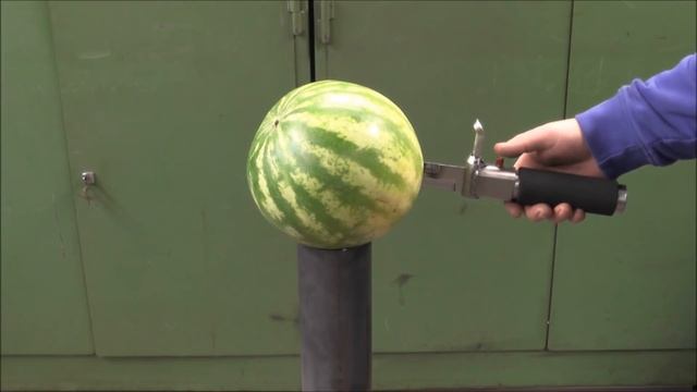 Injection Knife Vs. Watermelon (First Test)