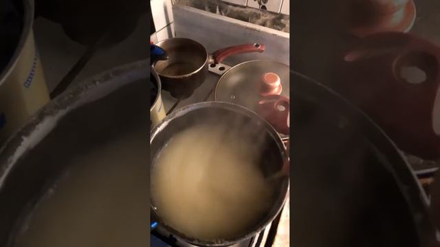 Манная каша детям и компот , выживаем , свет только дали смотреть онлайн