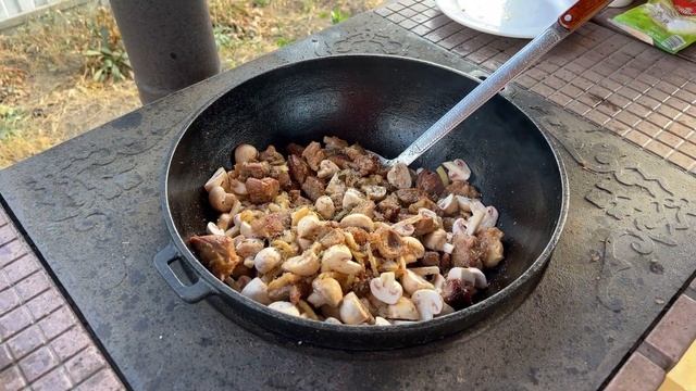 МЯСО с Грибами в Сливочном соусе Которое Изменит Ваш Ужин! смотреть онлайн