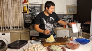 Чё на УЖИН: Вкуснейшее Мясо с Грибами под Сырной Шапкой.