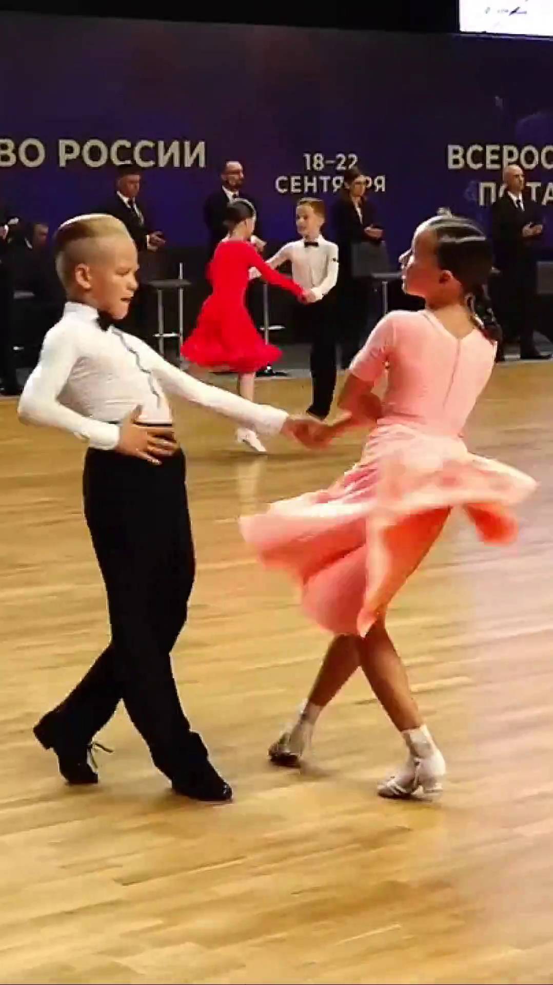 Бальные танцы. Чемпионат России. смотреть онлайн