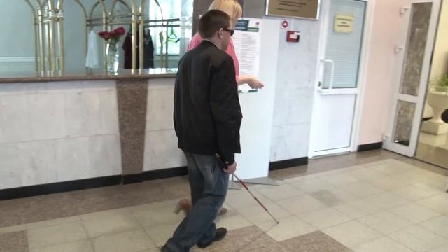 Слепой в учреждении культуры Тифлопуть Сургут смотреть онлайн