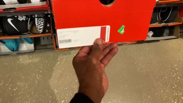 MORE DEALS AND STEALS at the NIKE OUTLET!!!!! смотреть онлайн