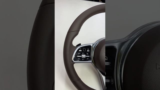 Отремонтировали водительское сиденье Mercedes GLC 300, перетяжка руля, оклейка крыши смотреть онлайн