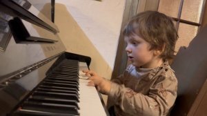 Гавриил заметил в баре пианино