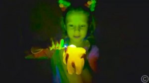 Настя и папа | Настя учит котят цветам | like Nastya