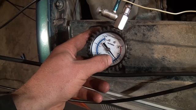 ВАЗ 21099 не заводится на холодную и "троит". смотреть онлайн