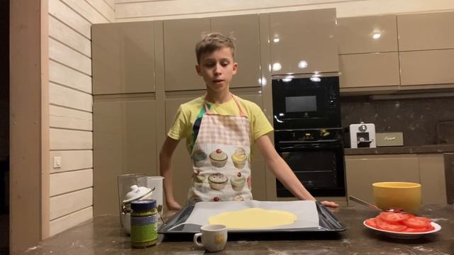 Безглютеновая пицца с томатами и сыром от Young Chef
