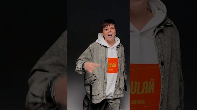 А какого цвета ваши глаза ? #элвингрей #эльбрусджанмирзоев смотреть онлайн