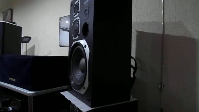 Kenwood LS-110 Against Kenwood LS-330