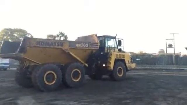 2011 KOMATSU HM300-3 For Sale смотреть онлайн