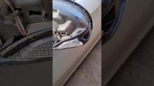 замена повторителя на зеркале Тойота Филдер