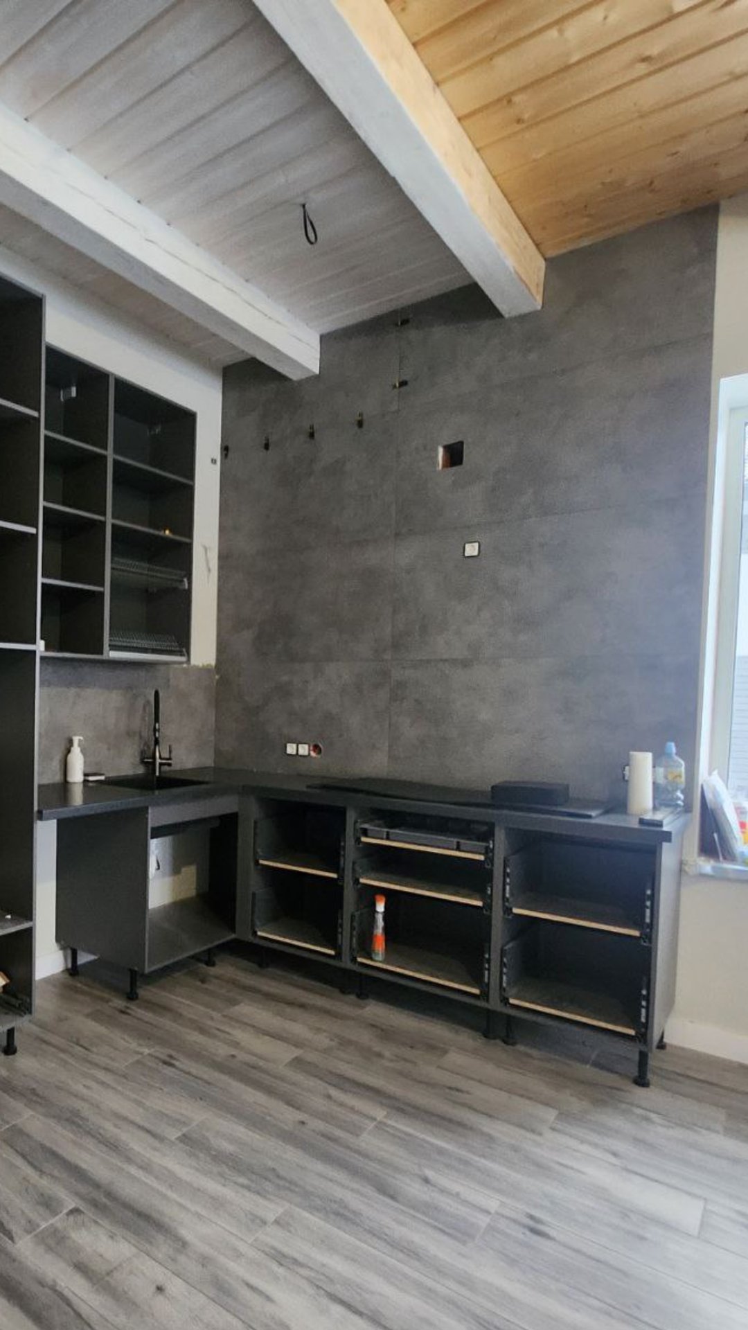 Чем и как перекрасить старую, желтую, вагонку без шлифовки и отбеливания древесины смотреть онлайн