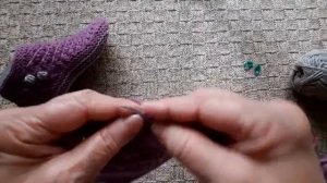 Вяжем следки из толстой пряжи спицами