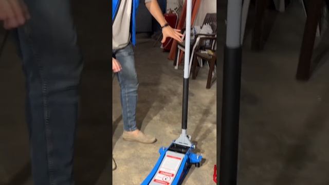 Домкраты для грузового транспорта #авто #шиномонтаж смотреть онлайн