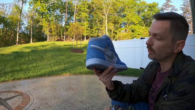 Air Jordan 1 Retro High OG - Hyper Royal - Better than University Blue 1? - worth the resell 💵??? смотреть онлайн