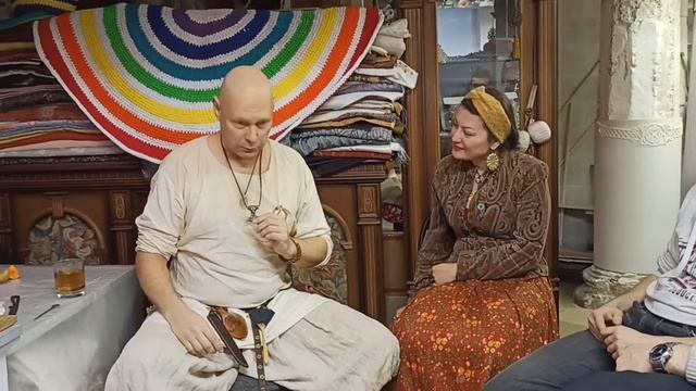 По дороге за хлебушком!Из истории костюма.Рассказывает Сергей Уткин. смотреть онлайн