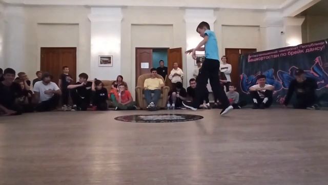 БУРЯ vs РАХИМ | 1-й круг 8-10 лет | Kids Day г. Ишимбай смотреть онлайн