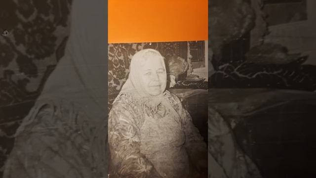 В 2003 году бабушка Фрося ушла от земли. смотреть онлайн