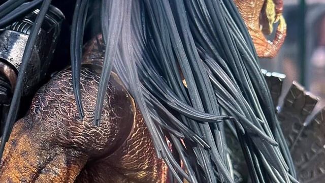 New hot toys predator prey feral predator action figure on display смотреть онлайн