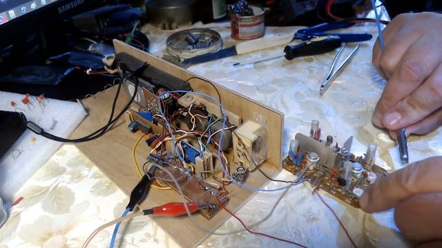 Блок УКВ-1-1С. Перепаял конденсаторы, перемотал катушки. смотреть онлайн