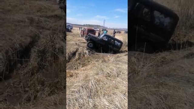 брод#грязь#канава#яма#глина#вода