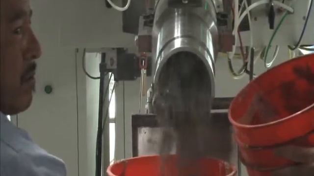 Demo of Autocaster Ultra/PC machine producing 275 lbs of Polymer Concrete matrix per minute! смотреть онлайн