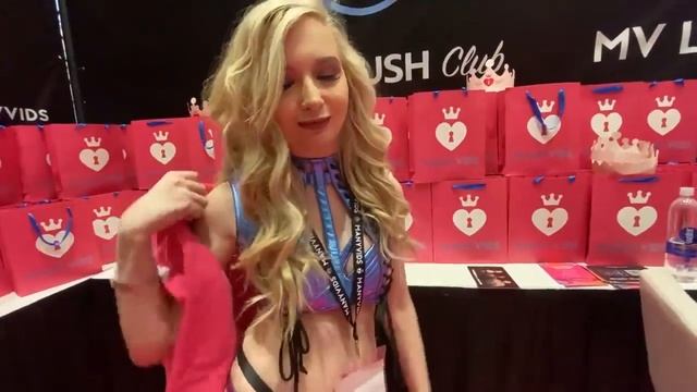 AVN EXPO 2020 VLOG (Photoshoot, Meeting Fans, Getting Ready) смотреть онлайн