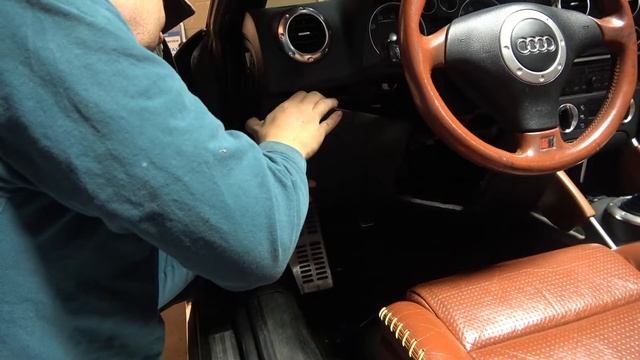 2002 Audi TT Instrument Cluster Removal for Repair смотреть онлайн