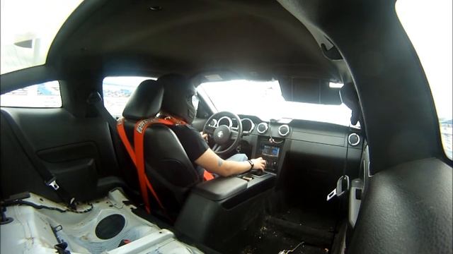05 Mustang GT Racing in Sacramento CA смотреть онлайн