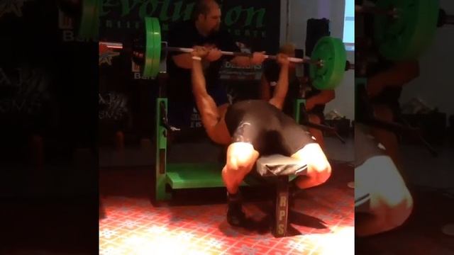 Larry "Lottawheels" Williams - 540 lb Raw Bench @ 255 & 19 Years Old смотреть онлайн
