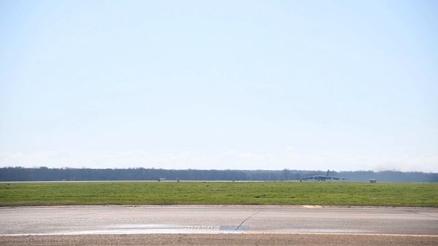 B-52H Stratofortress Take Off and Landing US Air Force смотреть онлайн