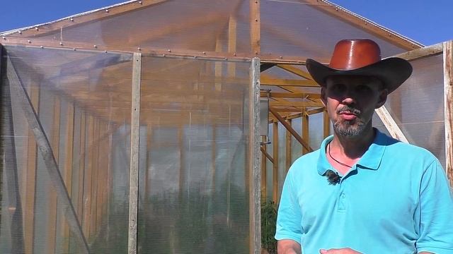 Привезли цыплят, установили столб смотреть онлайн