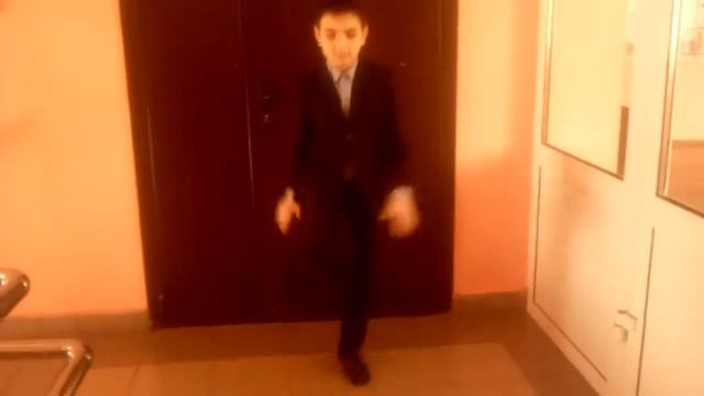 Танцует чтобы попасть в телевизор! смотреть онлайн