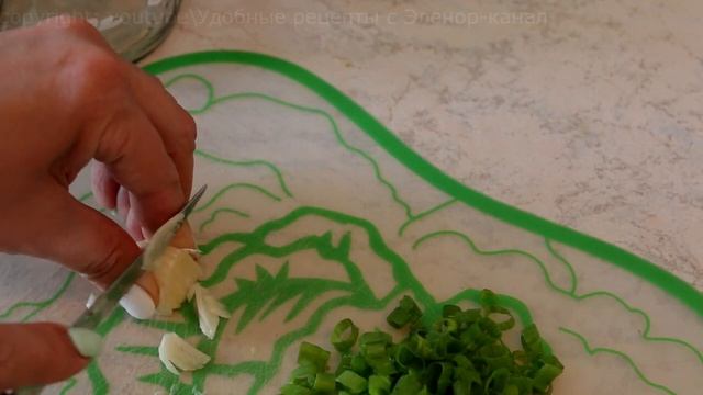 Грибы вешенки с чесноком и кабачком в сметане смотреть онлайн