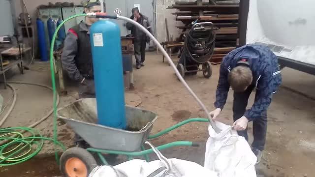 Замена фильтрующей загрузки в фильтре засыпного типа смотреть онлайн