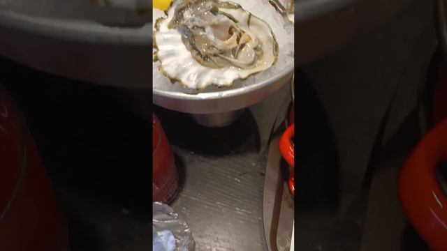 Мидийное Место в Туле / Кушаем мидии и устрицы смотреть онлайн