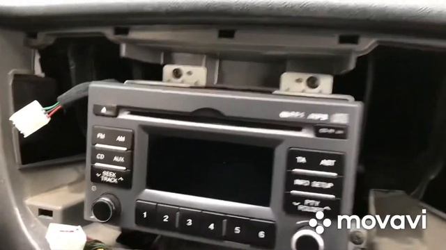 Снимаем штатную магнитолу с киа Рио2 и устанавливает андроид сват смотреть онлайн