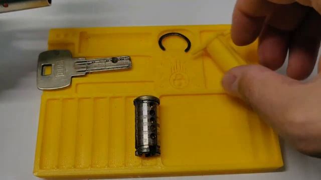 153 🔐 DOM 5 dimple lock with floating wafer pins and red dot 🔴 picked and gutted смотреть онлайн